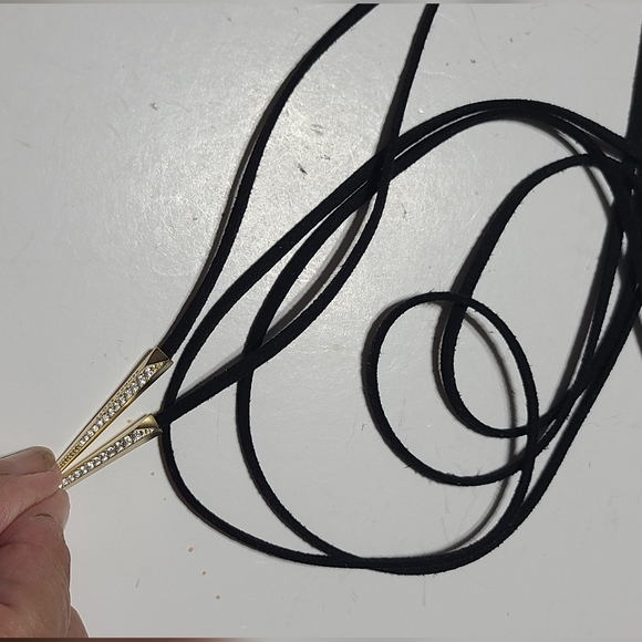 Black and Gold Toned Wrap Necklace - Picture 2 of 2